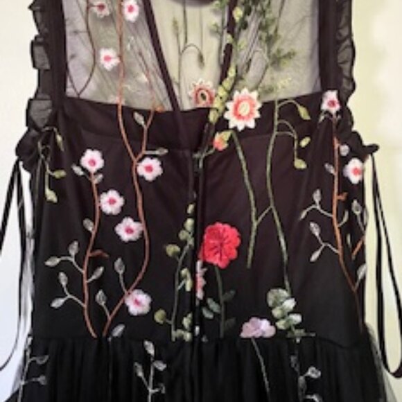Spring Flower Embroidered Black Sleeveless Dress "New w/Tags, Never Worn" - Picture 7 of 8